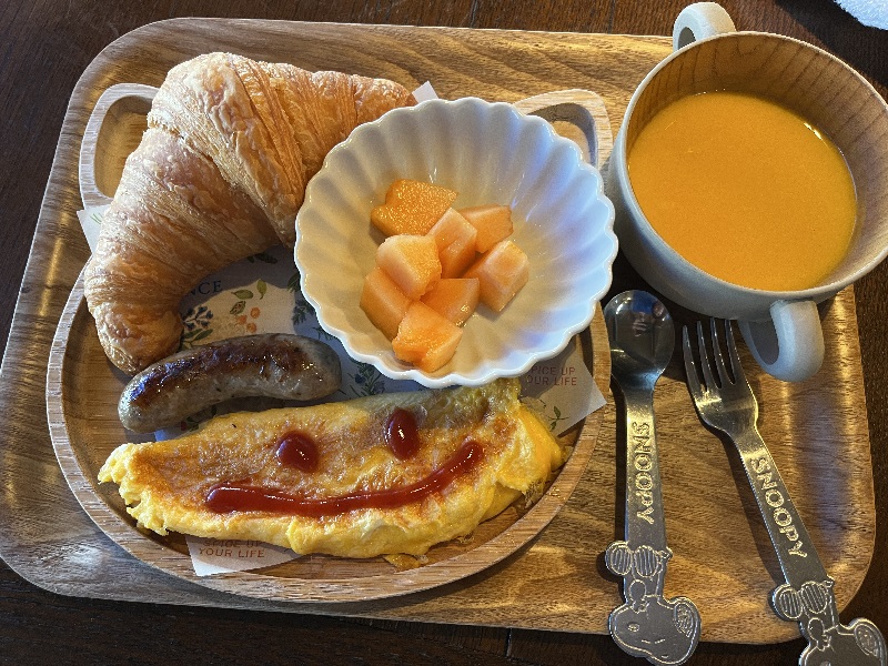 マツモトサトヤマドアーズの子ども用朝食